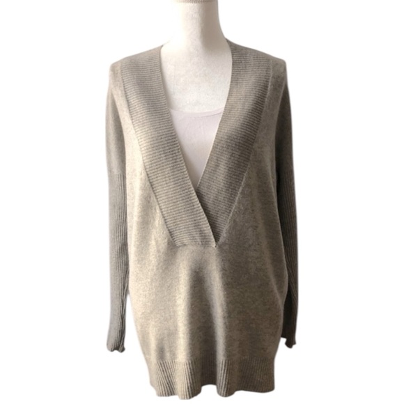 Ann Taylor women’s V-neck dolman sleeve cozy gray cashmere sweater, Size small - Picture 1 of 5